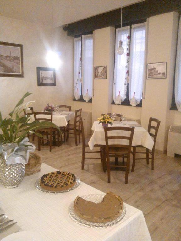 Locanda San Fiorenzo Fiorenzuola dʼArda Eksteriør billede